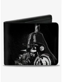 Outlet 🔥 DC Comics The Batman And Batcycle Pose Black White Bifold Wallet 😀